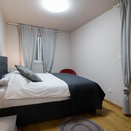 Brand New Aparment With Sea View & Swimming Pool At Ciovo - Villa Fiorentini Трогир Экстерьер фото